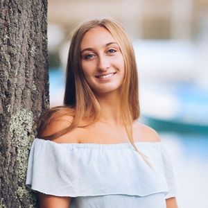 Meet your Posher, Caroline